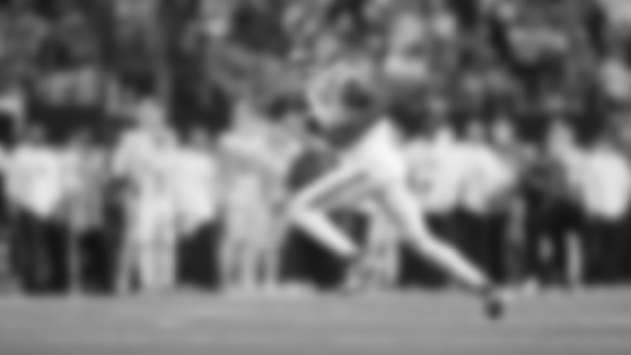 Kansas City Chiefs wide receiver Xavier Worthy (1) runs the ball during a week 13 NFL football game against the Dallas Cowboys on Thursday, November 27, 2025 in Arlington, TX.