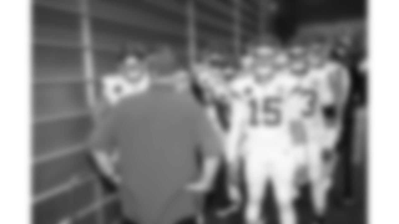 Kansas City Chiefs quarterback Patrick Mahomes (15) prior to a week 13 NFL football game against the Dallas Cowboys on Thursday, November 27, 2025 in Arlington, TX.