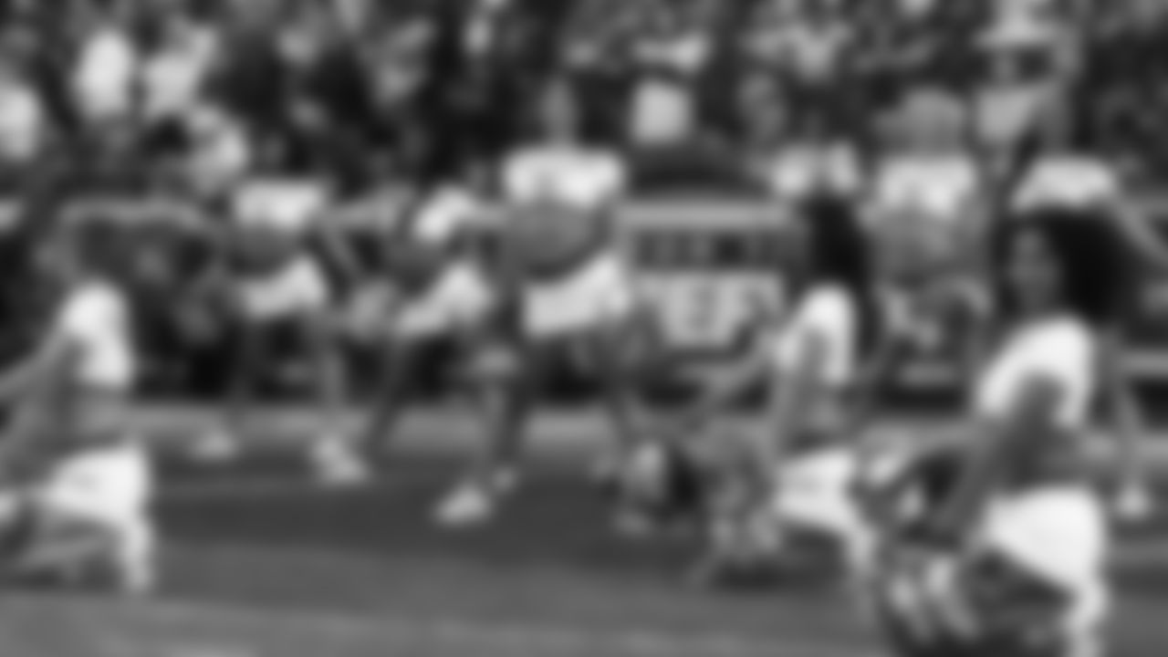 Kansas City Chiefs Cheerleaders during a week 12 NFL football game against the Indianapolis Colts, Sunday, November 23, 2025 in Kansas City, MO.