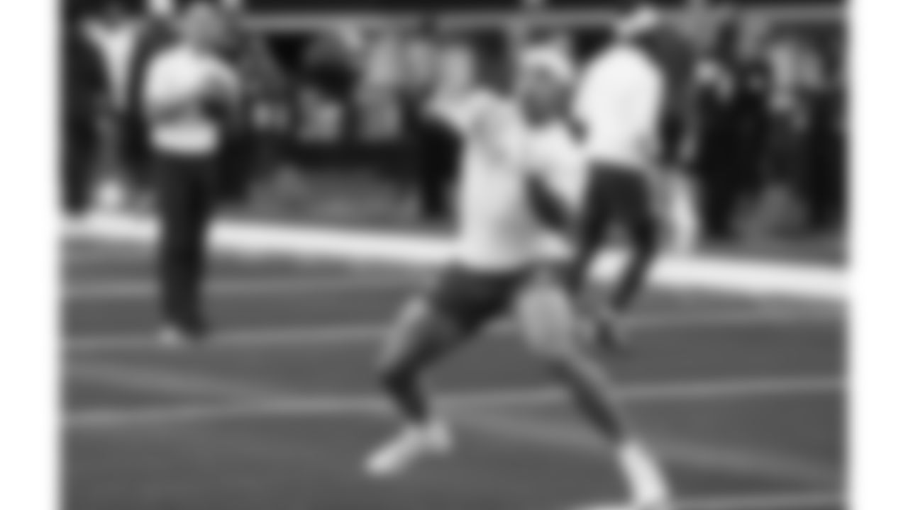 Kansas City Chiefs wide receiver Nikko Remigio (81) warms up prior to a week 13 NFL football game against the Dallas Cowboys on Thursday, November 27, 2025 in Arlington, TX.