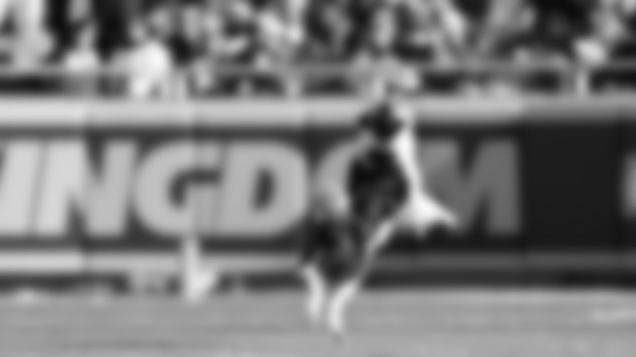 Kansas City Disc Dogs during an NFL week 15 matchup against the Los Angeles Chargers, Sunday December 14, 2025.