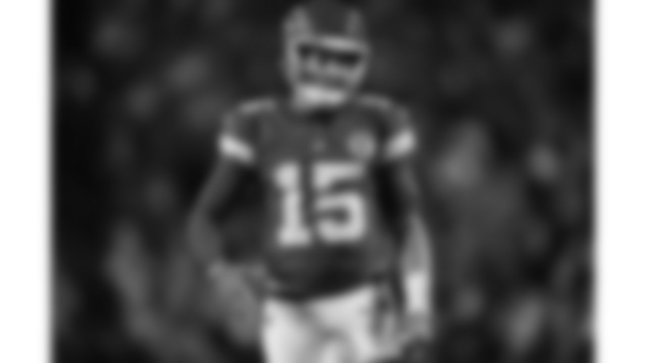 Kansas City Chiefs quarterback Patrick Mahomes (15) smiles after making a pass to wide receiver Rashee Rice (4) during a week 8 NFL Football game against the Washington Commanders on Monday, October 27, 2025 in Kansas City, MO.