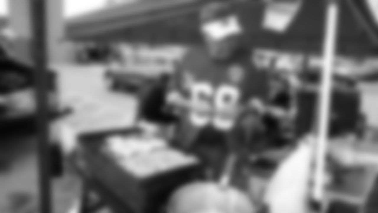 Fan prior to a week 6 NFL Football game against the Detroit Lions on Sunday, October 12, 2025 in Kansas City, MO.