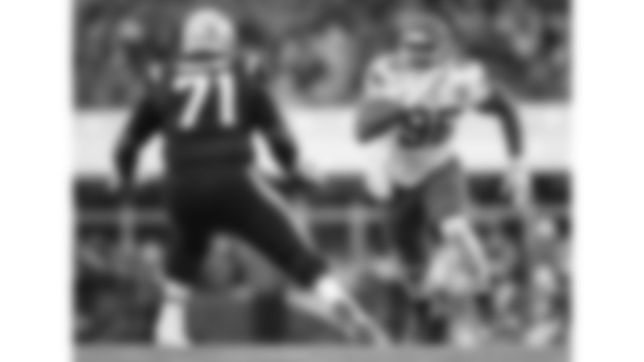Kansas City Chiefs defensive tackle Chris Jones (95) during the NFL Week 15 matchup between the Kansas City Chiefs and the New England Patriots on December 17, 2023.