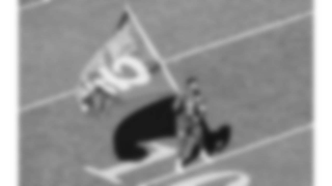 Chiefs Flag Runners during a week 7 NFL Football game against the Las Vegas Raiders on Sunday, October 19, 2025.