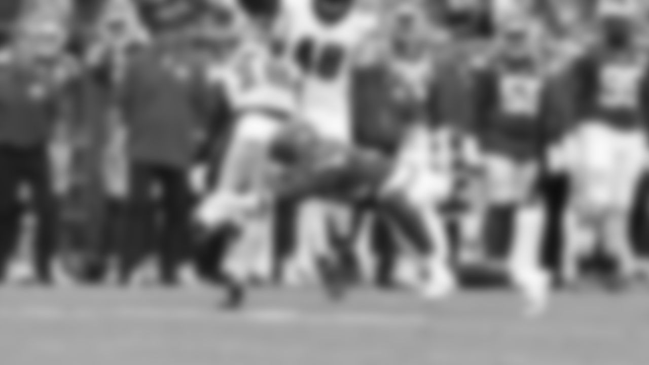 Kansas City Chiefs linebacker Jeffrey Bassa (31) hits Philadelphia Eagles wide receiver John Metchie III (18) during the week 2 NFL football game, Sunday, September 14, 2025 in Kansas City, MO.