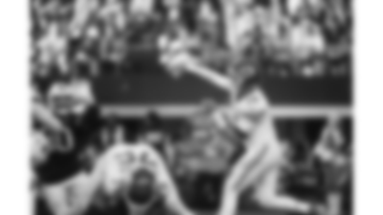 Kansas City Chiefs quarterback Patrick Mahomes (15) throws a pass during a week 13 NFL Football game against the Dallas Cowboys on Thursday, November 27, 2025 in Dallas, Texas.