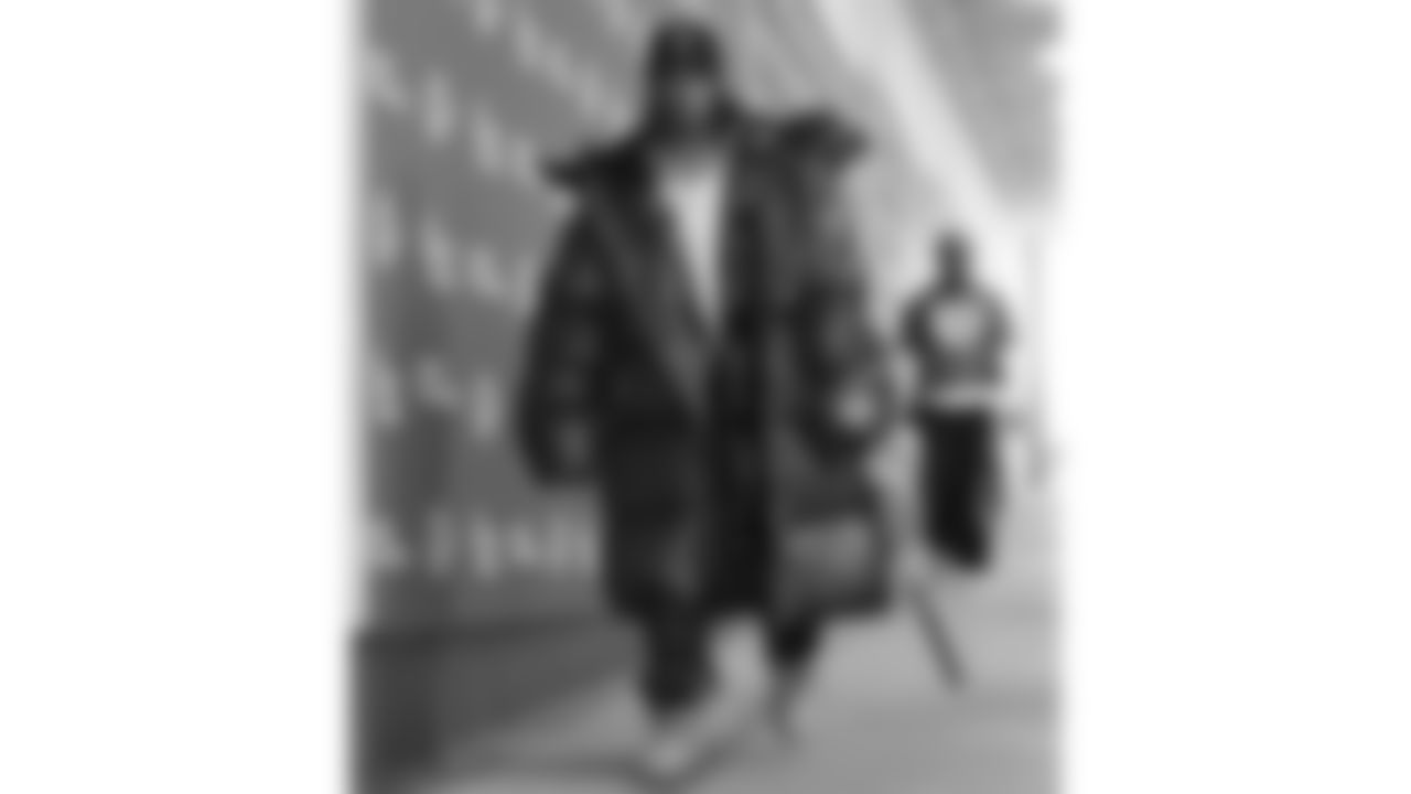 Kansas City Chiefs running back Isiah Pacheco (10) arrives prior to an NFL week 15 matchup against the Los Angeles Chargers, Sunday December 14, 2025.