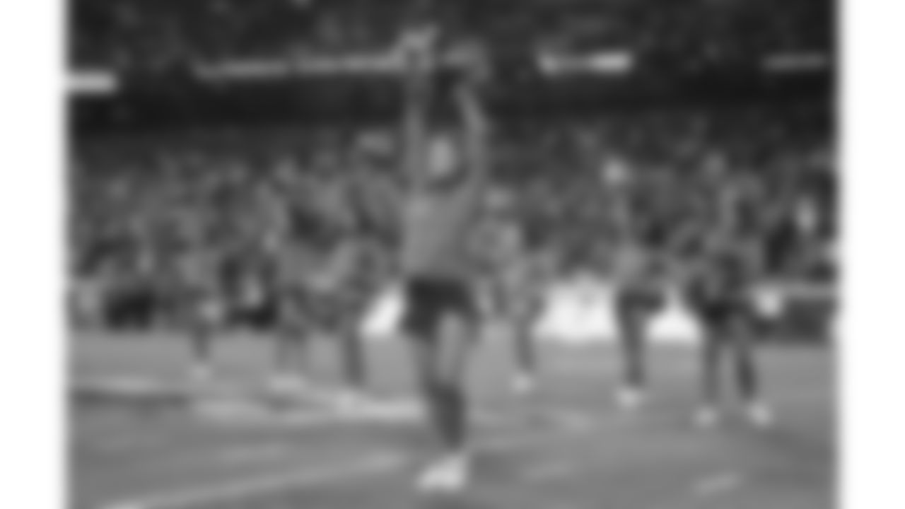 A Kansas City Chiefs Cheerleader before a week 8 NFL football game against the Washington Commanders, Monday, October 27, 2025, in Kansas City, MO.