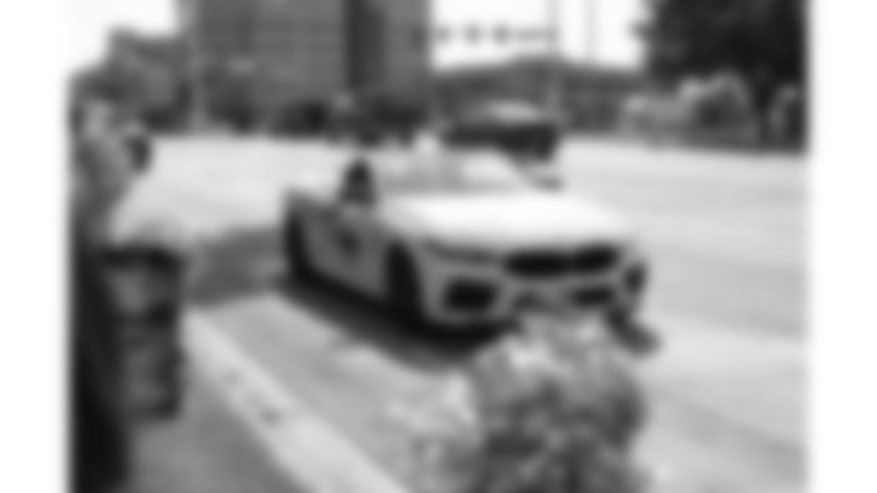 Cars arrive at the Bradens Hope Hero Parade and Fountain Dyeing event on Friday, August 29, 2025 at Mill Creek Park in Kansas City, MO.