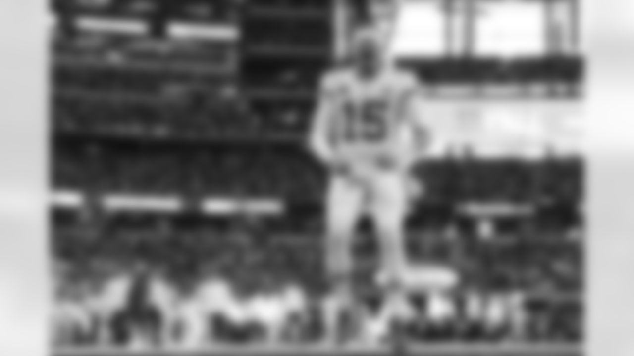 Kansas City Chiefs quarterback Patrick Mahomes (15) prior to a week 13 NFL football game against the Dallas Cowboys on Thursday, November 27, 2025 in Arlington, TX.