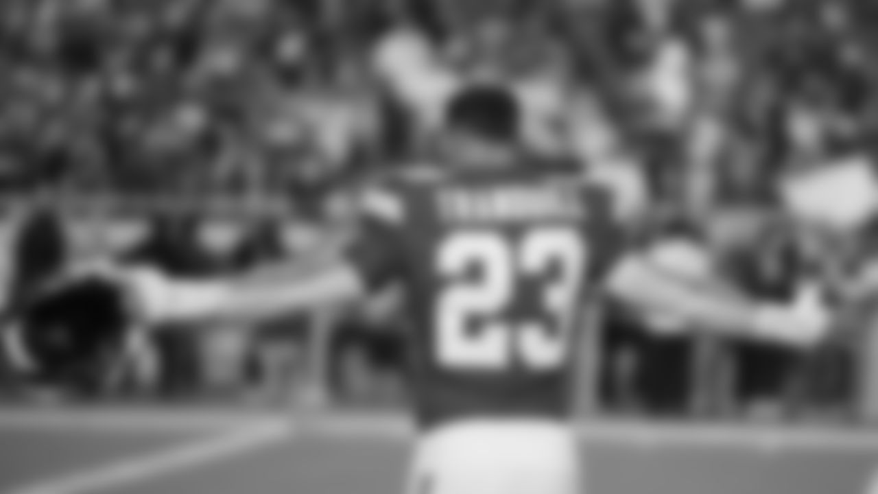 Kansas City Chiefs linebacker Drue Tranquill (23) warming up prior to a week 8 NFL Football game against the Washington Commanders on Monday, October 27, 2025 in Kansas City, MO.