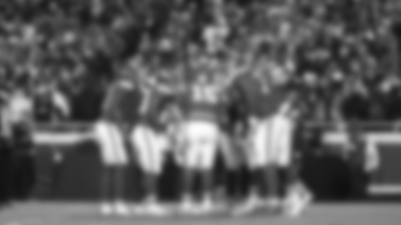 Kansas City Chiefs quarterback Patrick Mahomes (15) calls the play in the huddle during an NFL week 14 matchup against the Houston Texans, Sunday December 7, 2025.