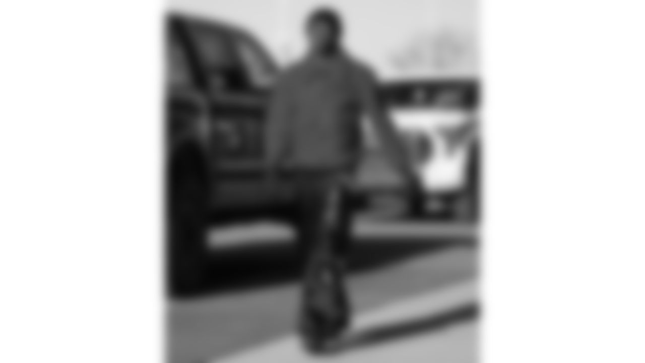 Kansas City Chiefs wide receiver Xavier Worthy (1) arrives prior to an NFL week 15 matchup against the Los Angeles Chargers, Sunday December 14, 2025.