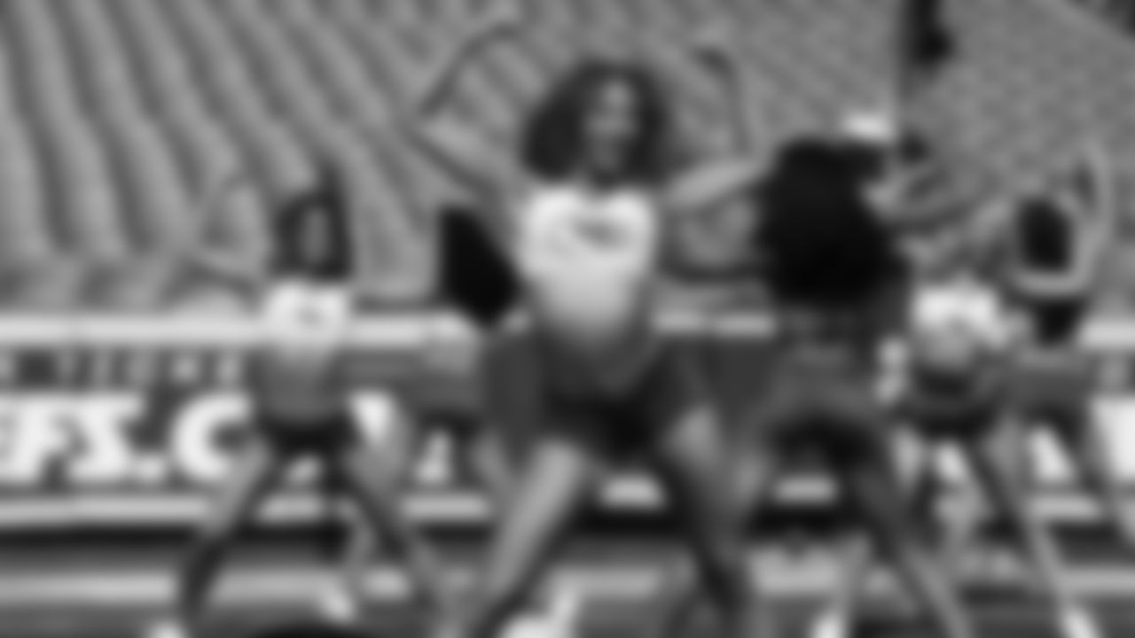 A Kansas City Chiefs Cheerleader before the week 4 NFL football game against the Baltimore Ravens, Sunday, September 28, 2025 in Kansas City, MO.