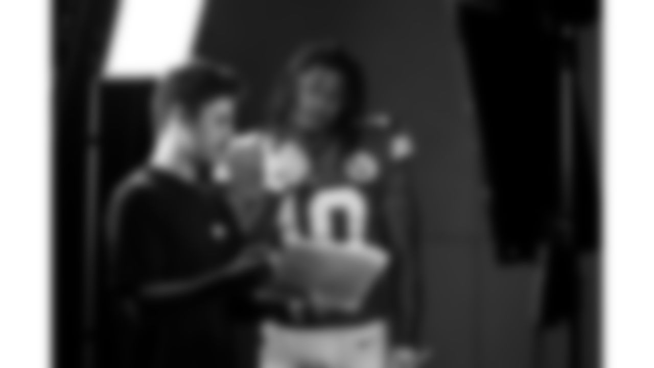 Kansas City Chiefs running back Isiah Pacheco (10) works with the 65TPT staff during the Kansas City Chiefs production day on June 16, 2025 in Kansas City, MO.