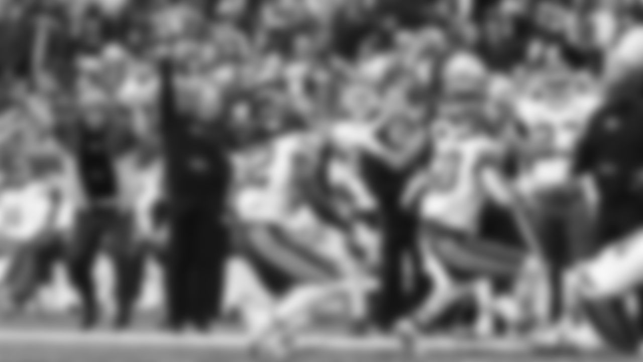 Kansas City Chiefs linebacker Willie Gay Jr. (50) intercepts the ball during the NFL Week 15 matchup between the Kansas City Chiefs and the New England Patriots on December 17, 2023.