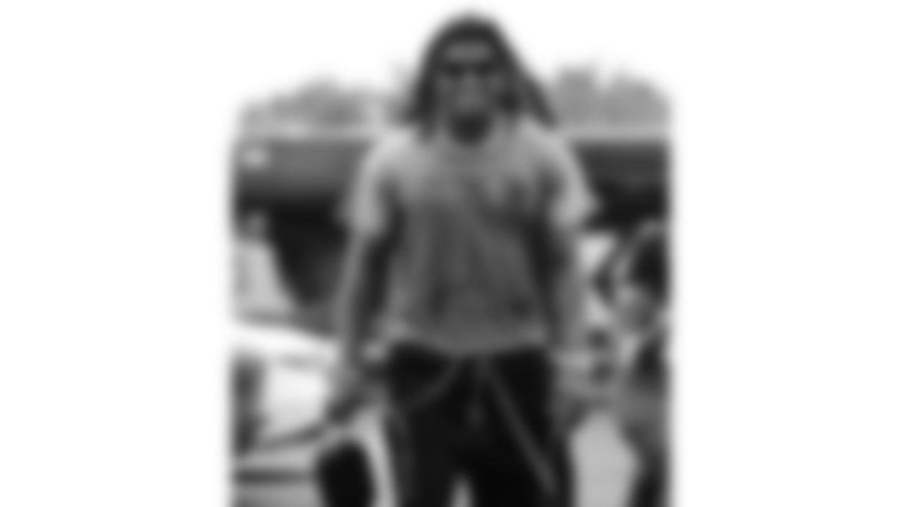 Kansas City Chiefs running back Isiah Pacheco (10) arrives prior to a week 2 NFL Football game against the Philadelphia Eagles Sunday September 14, 2025.