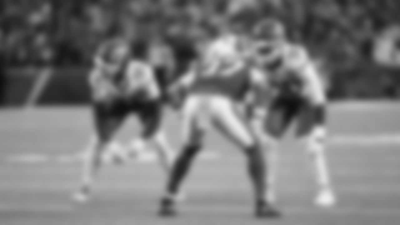 Kansas City Chiefs cornerback Chris Roland-Wallace (30) lines up during a week 9 NFL football game against the Buffalo Bills, Sunday, November 2, 2025 in Buffalo, NY