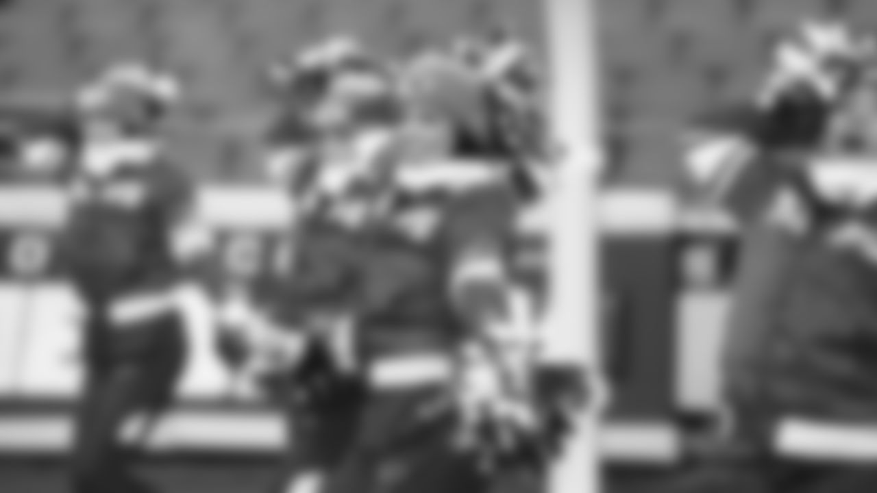 Kansas City Chiefs Cheerleaders practice on the field prior to a week 15 NFL Football game against the Los Angeles Chargers on Sunday, December 14, 2025 in Kansas City, MO.