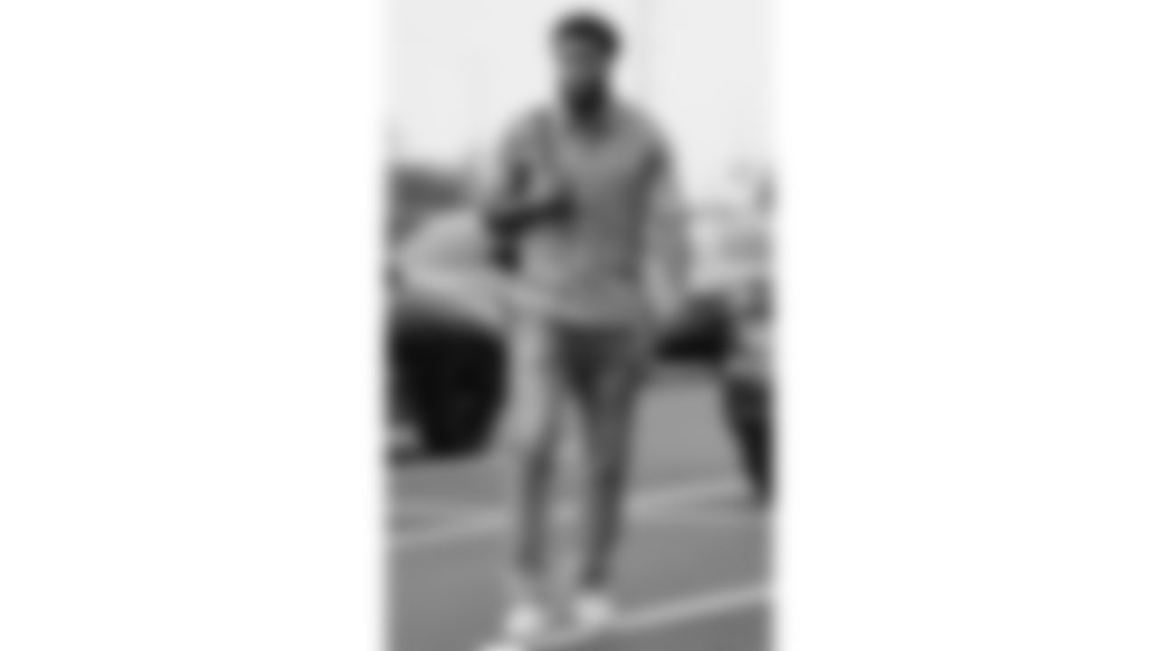 Kansas City Chiefs defensive back Jaden Hicks (21) arrives prior to a week 2 NFL Football game against the Philadelphia Eagles Sunday September 14, 2025.