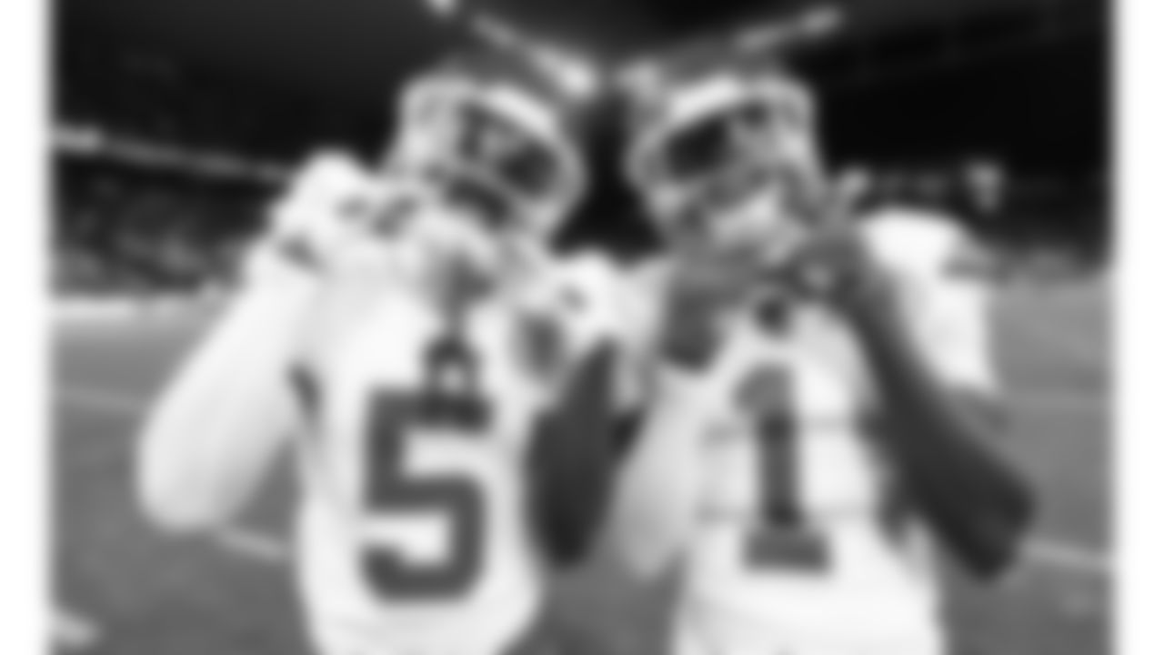 Kansas City Chiefs wide receivers Hollywood Brown (5) and Xavier Worthy (1) prior to a week 1 NFL football game against the Los Angeles Chargers at Arena Corinthians in São Paulo, Brazil on September 5, 2025.