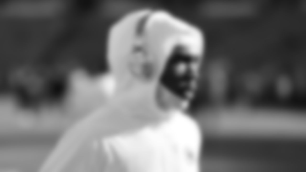 Kansas City Chiefs wide receiver Rashee Rice (4) prior to a week 9 NFL football game against the Buffalo Bills, Sunday, November 2, 2025 in Buffalo, NY