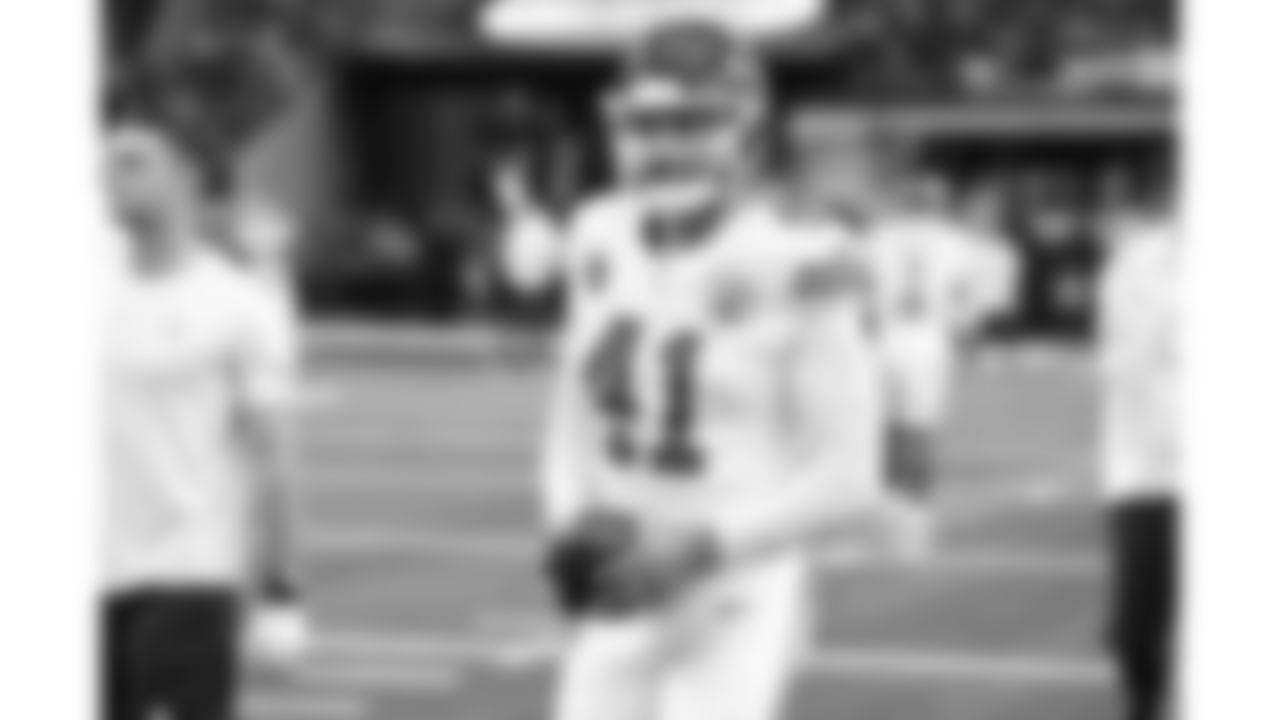 Kansas City Chiefs long snapper James Winchester (41) warms up prior to a week 13 NFL football game against the Dallas Cowboys on Thursday, November 27, 2025 in Arlington, TX.