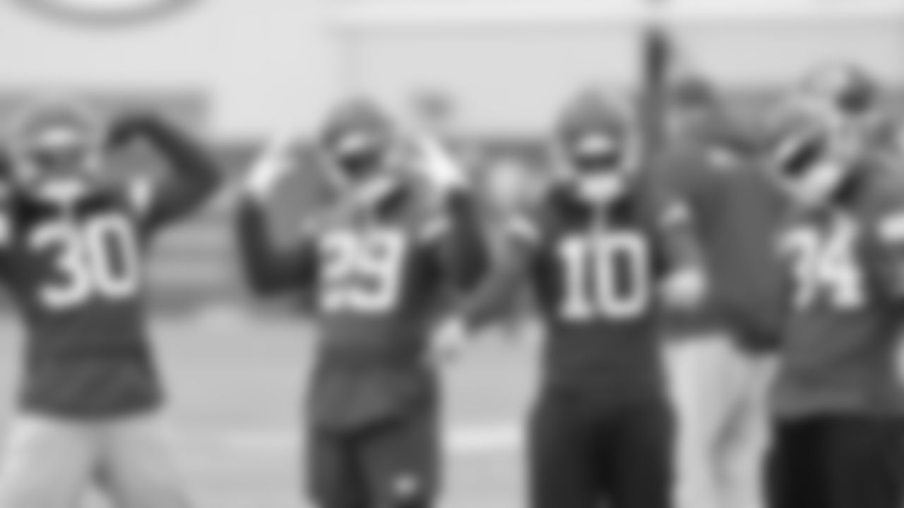 Kansas City Chiefs running backs during practice for the week 18 NFL football game against the Chargers, Thursday January 4, 2024.