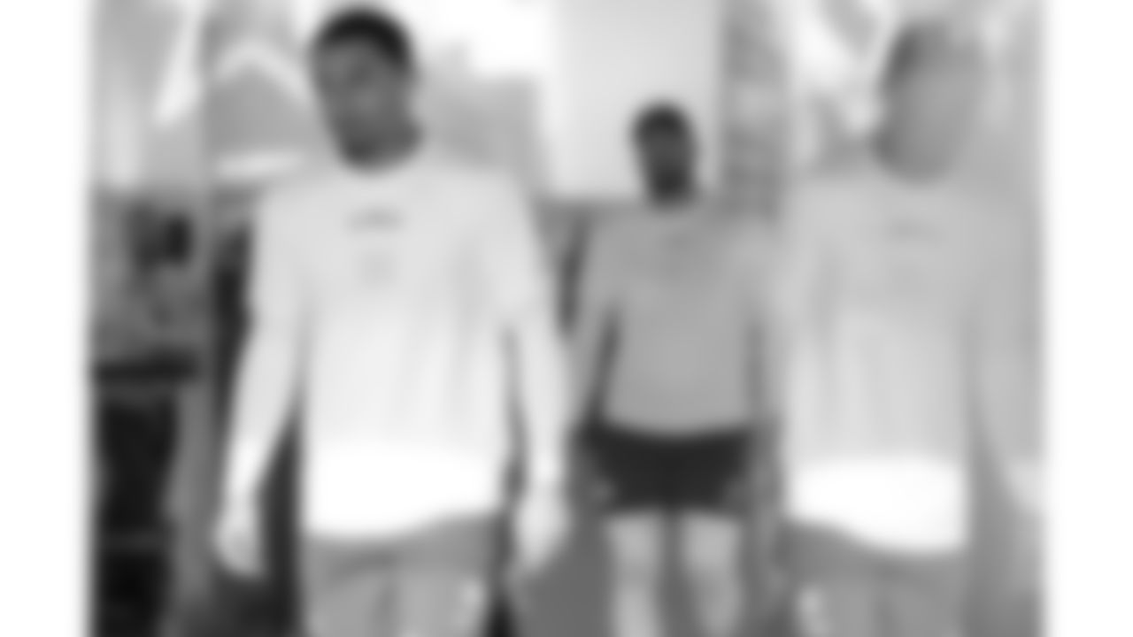 Kansas City Chiefs cornerback Trent McDuffie (22) prior to a week 13 NFL football game against the Dallas Cowboys on Thursday, November 27, 2025 in Arlington, TX.