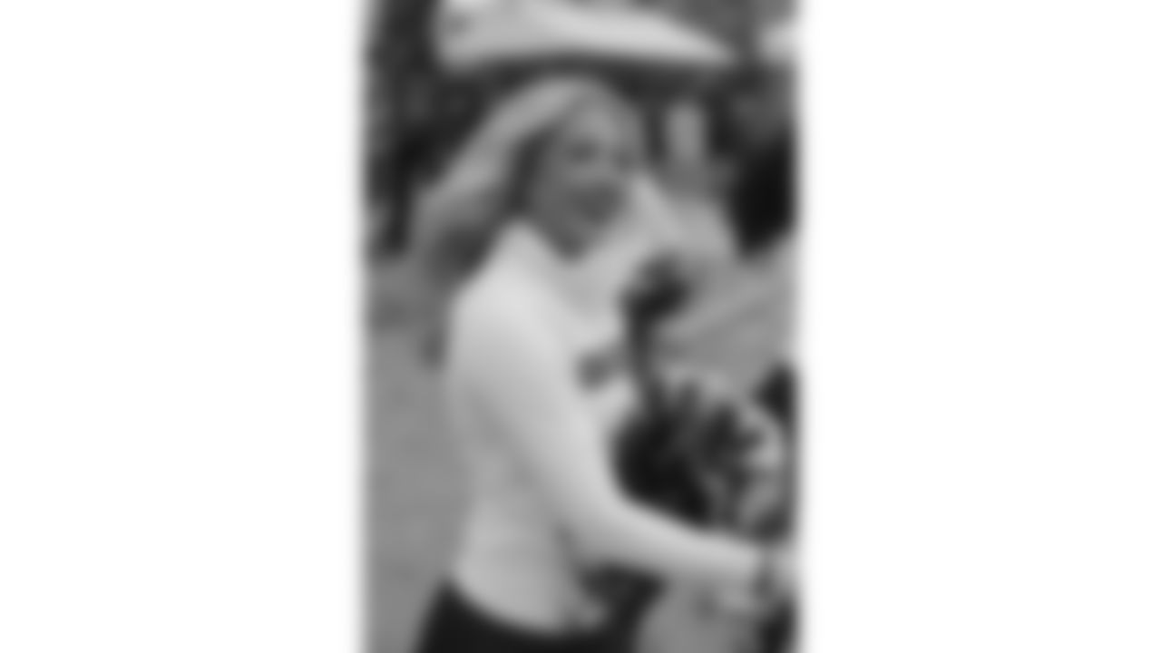 The Kansas City Chiefs Cheerleaders before a week 12 NFL football game against the Indianapolis Colts, Sunday, November 23, 2025 in Kansas City, MO.