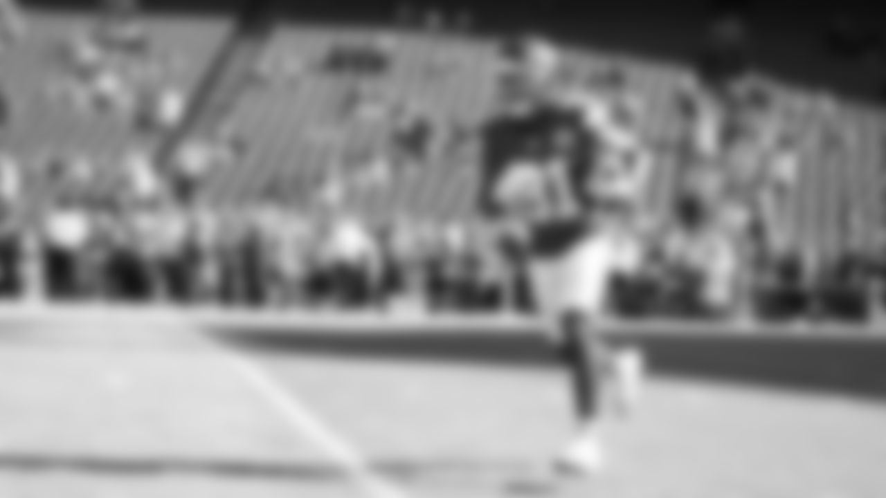 Kansas City Chiefs wide receiver Nikko Remigio (81) warms up prior to a week 7 NFL Football game against the Las Vegas Raiders on Sunday, October 19, 2025 in Kansas City, MO.