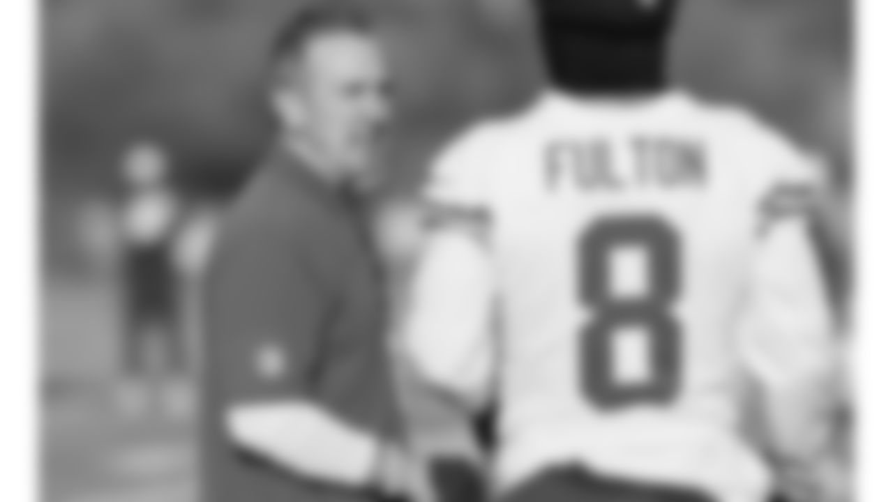 Kansas City Chiefs Defensive Coordinator Steve Spagnuolo and Kansas City Chiefs cornerback Kristian Fulton (8) during a week 17 practice on Tuesday, December 23, 2025 in Kansas City, MO.