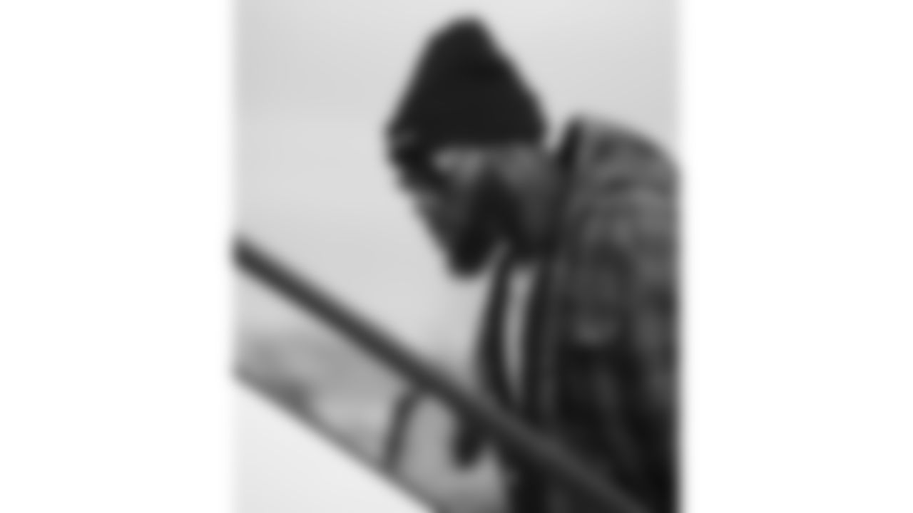 Kansas City Chiefs defensive end Charles Omenihu (90) travels for a week 16 matchup with the Tennessee Titans Saturday December 20, 2025.