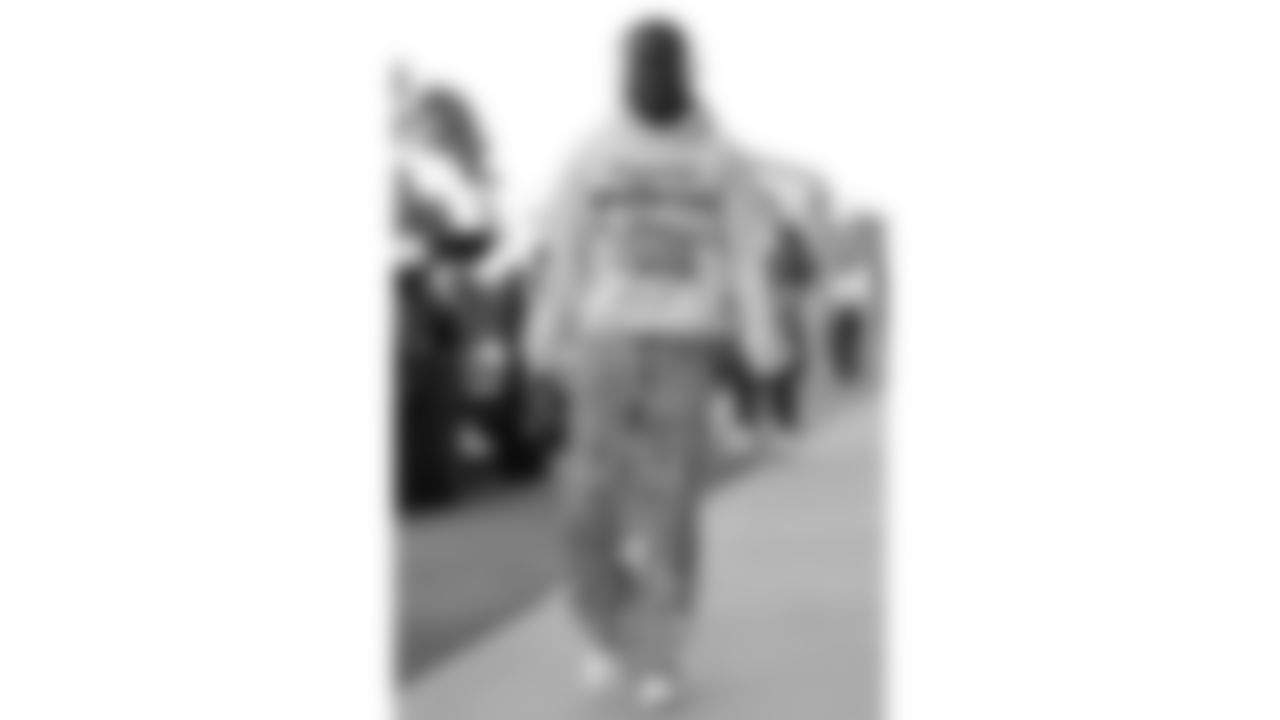 Kansas City Chiefs wide receiver Hollywood Brown (5) arrives prior to a week 6 NFL Football game against the Detroit Lions on Sunday, October 12, 2025 in Kansas City, MO.