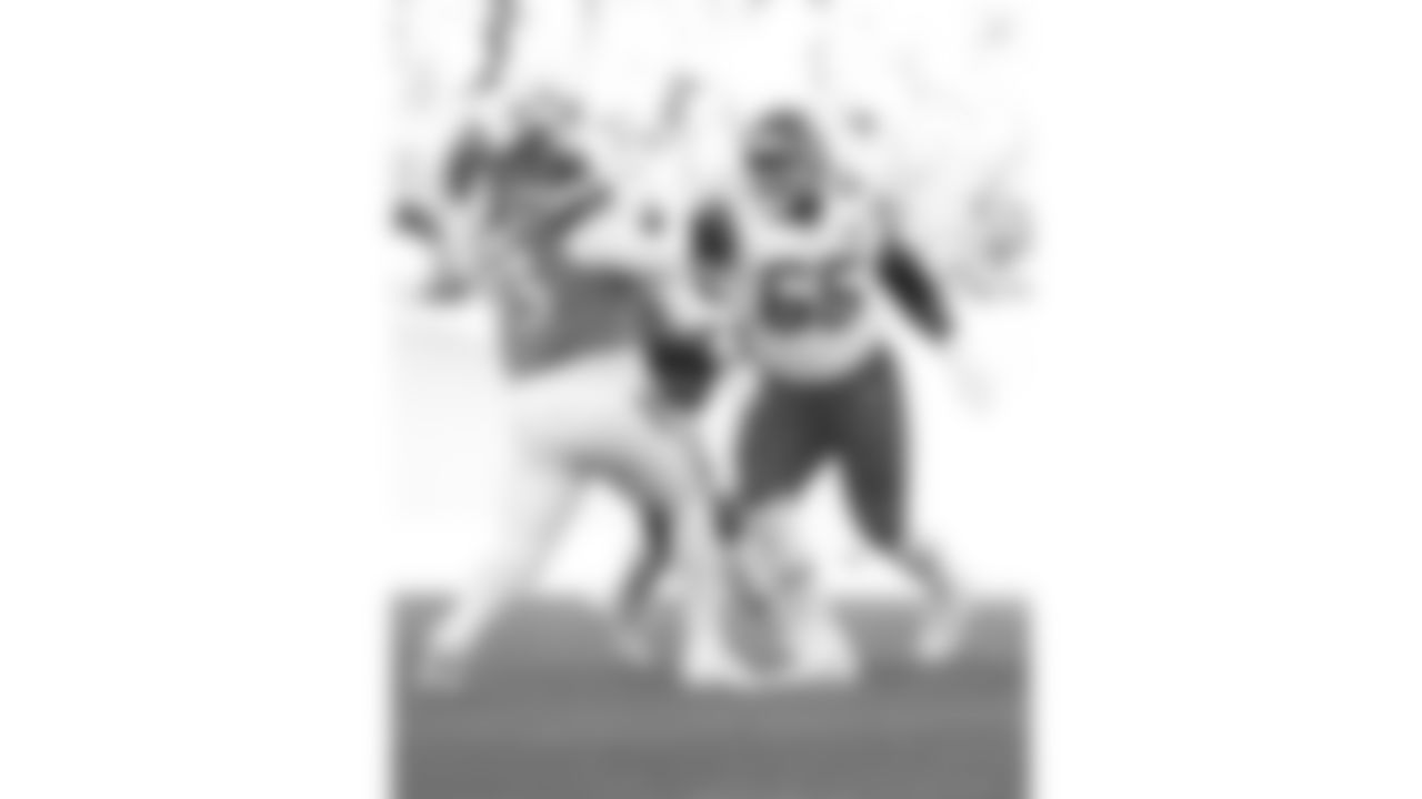 Kansas City Chiefs offensive lineman Trey Smith (65) bloacks during a week 11 NFL Football game against the Denver Broncos on Sunday, November 16, 2025 in Denver, Colorado.