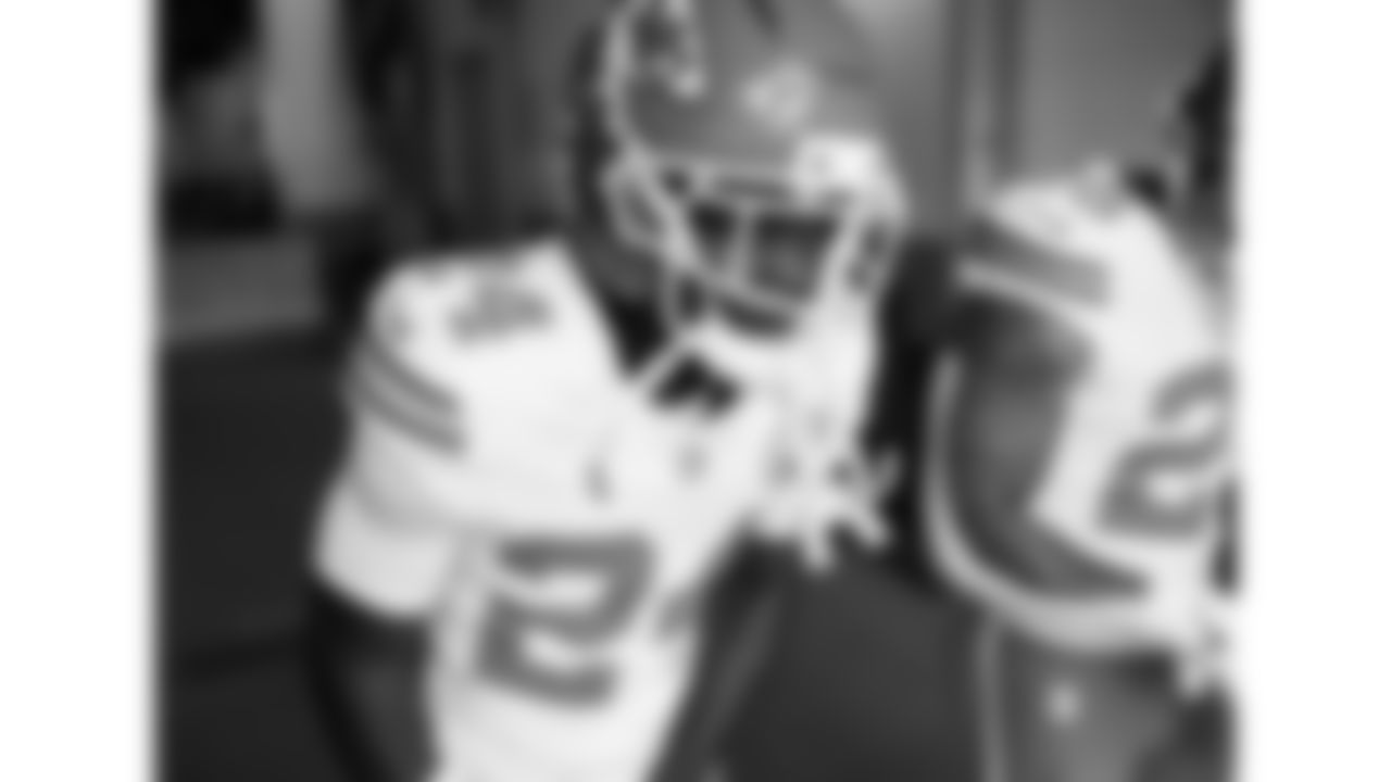 Kansas City Chiefs running back Brashard Smith (24) warms up prior to a week 11 NFL Football game against the Denver Broncos on Sunday, November 16, 2025 in Denver, Colorado.