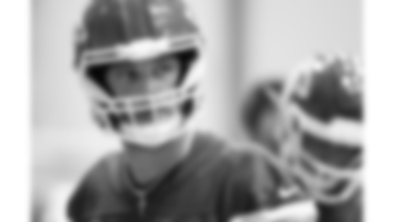 Kansas City Chiefs tight end Robert Tonyan (85) practices during phase 3 of OTAs on Tuesday, June 3, 2025 in Kansas City, MO.