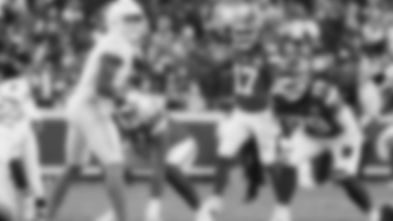 Kansas City Chiefs quarterback Gardner Minshew (17) signals a motion during an NFL week 15 matchup against the Los Angeles Chargers, Sunday December 14, 2025.