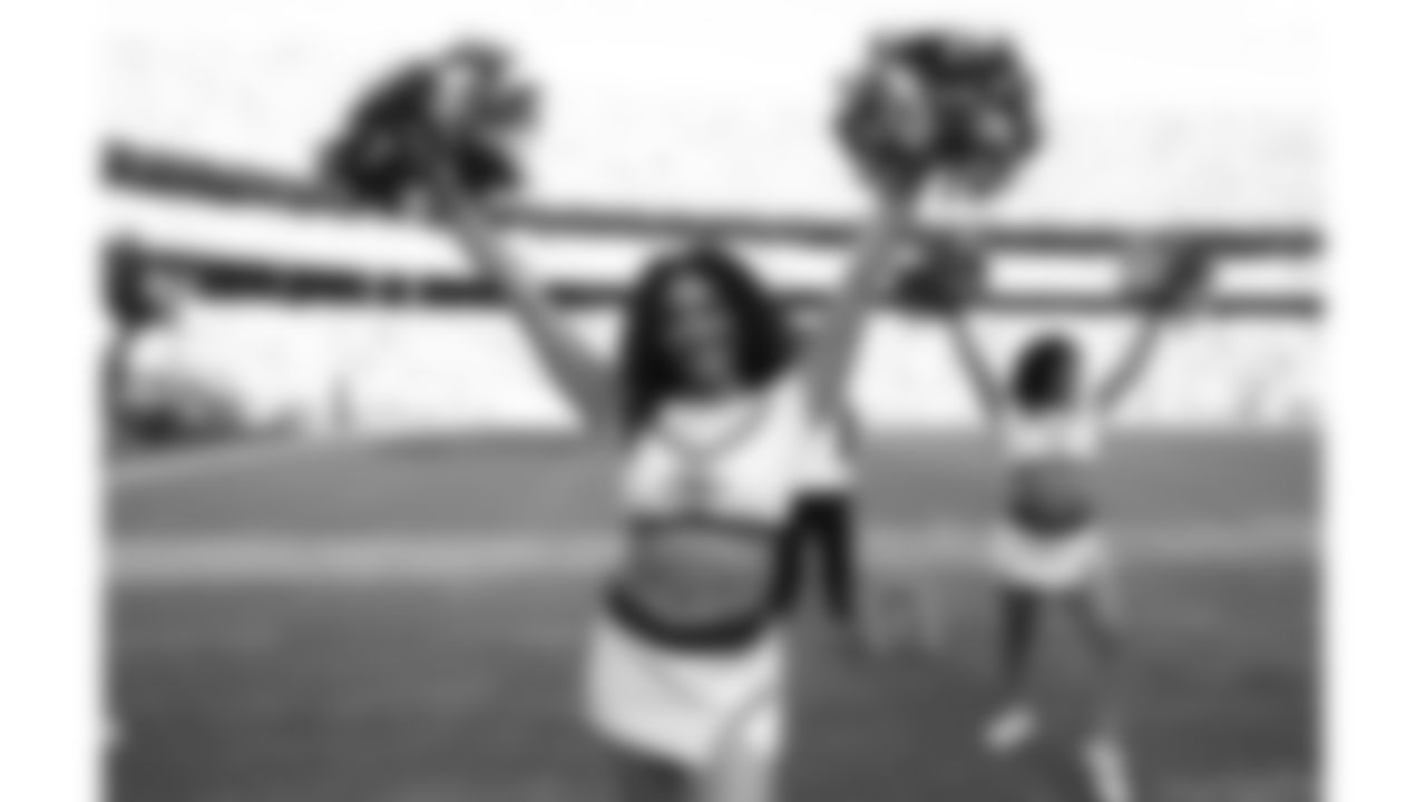 A Kansas City Chiefs Cheerleader during a week 12 NFL football game against the Indianapolis Colts, Sunday, November 23, 2025 in Kansas City, MO.