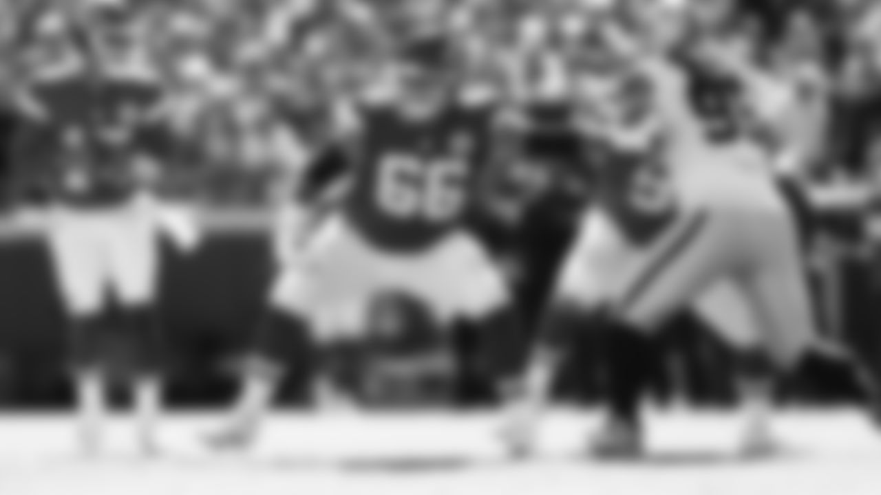 Kansas City Chiefs offensive lineman Michael Caliendo (66) in position during a week 7 NFL Football game against the Las Vegas Raiders on Sunday, October 19, 2025 in Kansas City, MO.