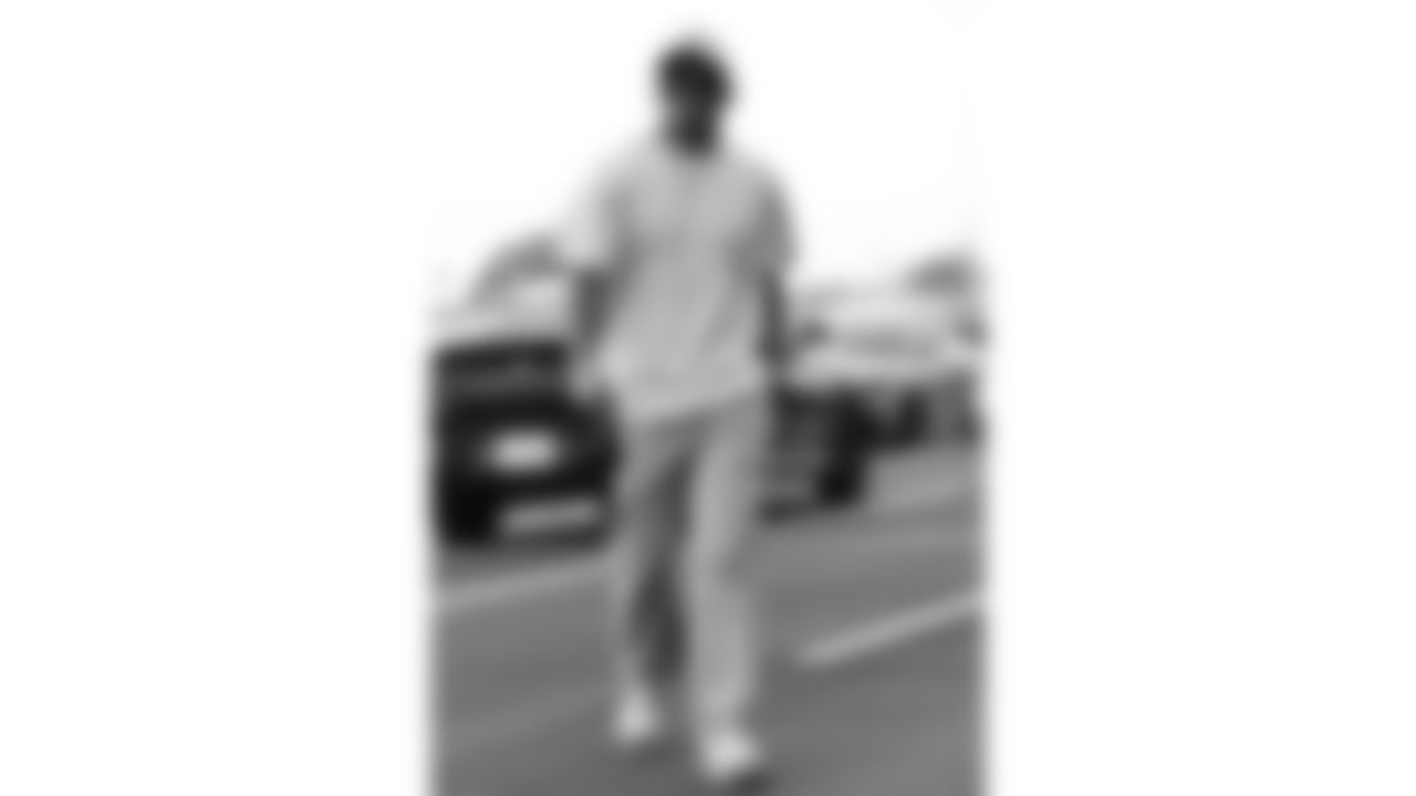 Kansas City Chiefs cornerback Trent McDuffie (22) arrives prior to a week 6 NFL Football game against the Detroit Lions on Sunday, October 12, 2025 in Kansas City, MO.