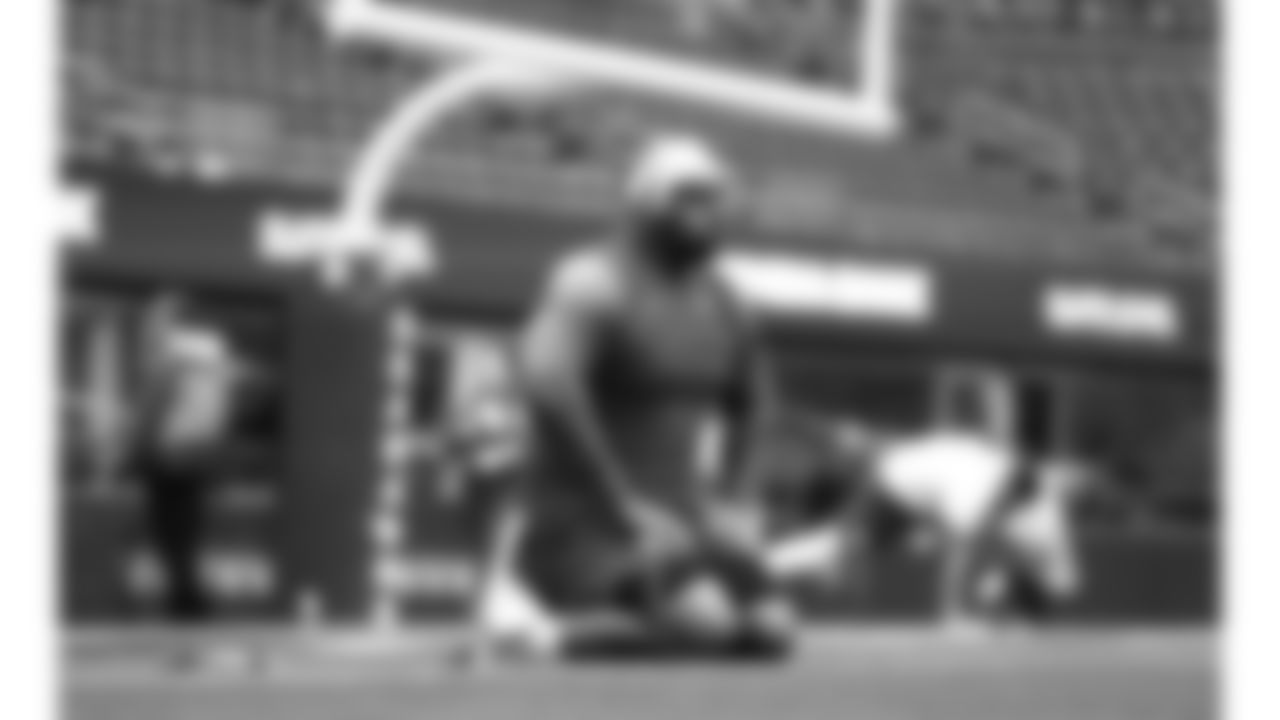 Kansas City Chiefs nose tackle Mike Pennel (69) meditates prior to a preseason week 2 NFL football game against the Seattle Seahawks, Friday, August 15, 2025 in Seattle, WA.