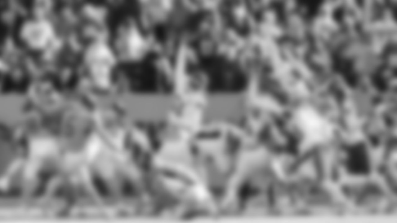 The Kansas City Chiefs defense attempts to block a field goal during a week 16 NFL Football game against the Tennessee Titans on Sunday, December 21, 2025 in Nashville, Tennessee.