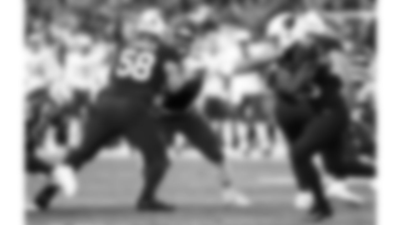 Kansas City Chiefs defensive lineman Jerry Tillery (99) rushes against Arizona Cardinals guard Hayden Conner (58) during a preseason week 1 NFL football game, Saturday, August 9, 2025 in Glendale, AZ.