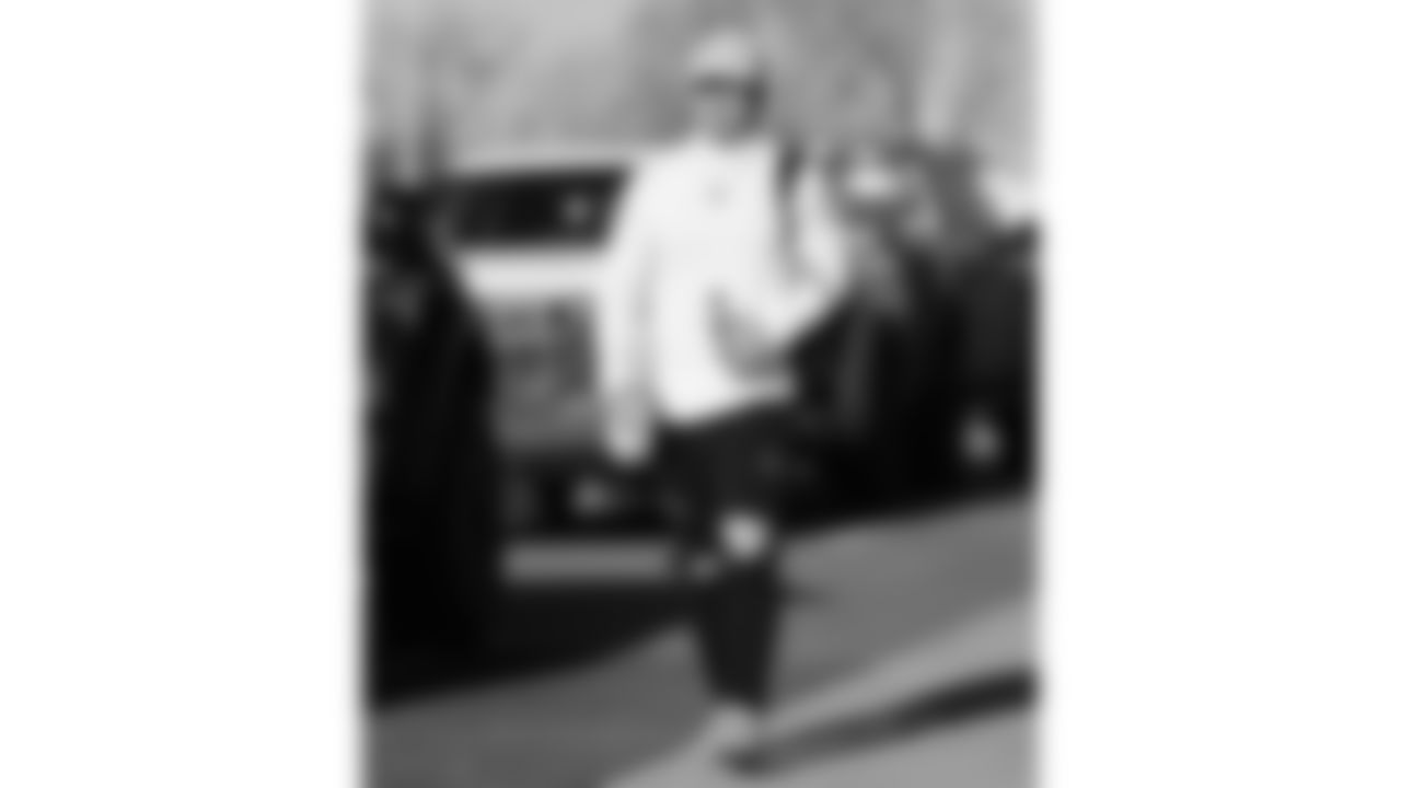 Kansas City Chiefs fullback Carson Steele (42) arrives prior to an NFL week 15 matchup against the Los Angeles Chargers, Sunday December 14, 2025.