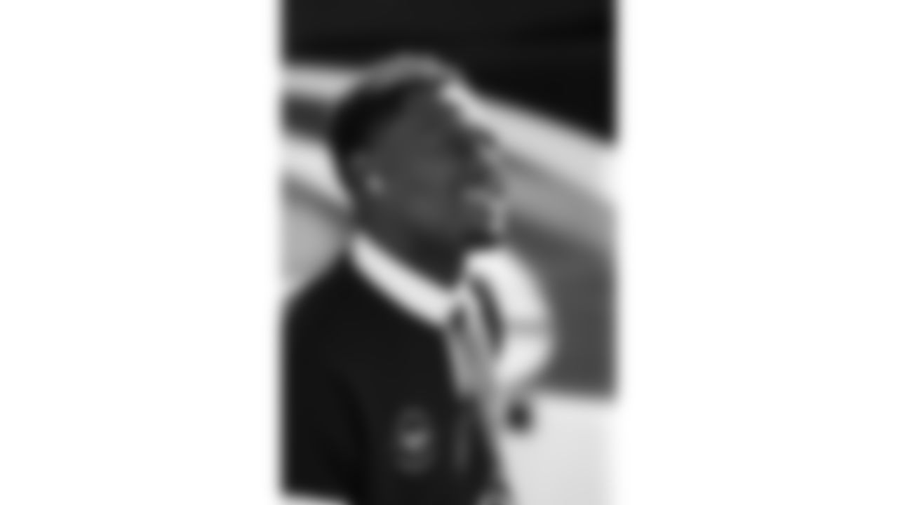 Kansas City Chiefs wide receiver JuJu Smith-Schuster (9) travels for a week 5 matchup against the Jacksonville Jaguars on Sunday, October 5, 2025.