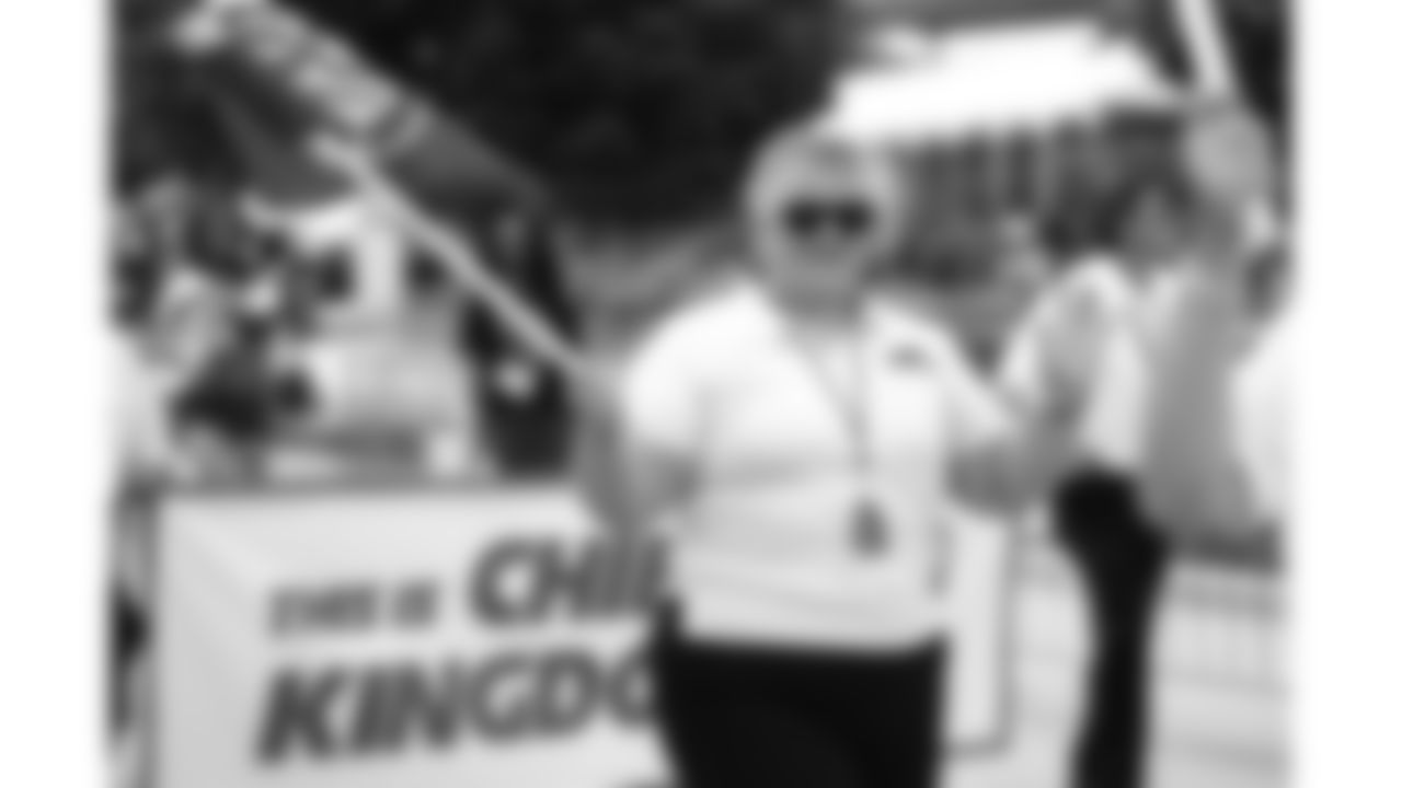 Kansas City Chiefs Red Coaters prior to a week 2 NFL football game against the Philadelphia Eagles on September 14, 2025 in Kansas City, MO.