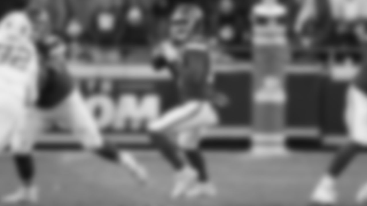 Kansas City Chiefs quarterback Gardner Minshew (17) looks for a reciver during an NFL week 15 matchup against the Los Angeles Chargers, Sunday December 14, 2025.