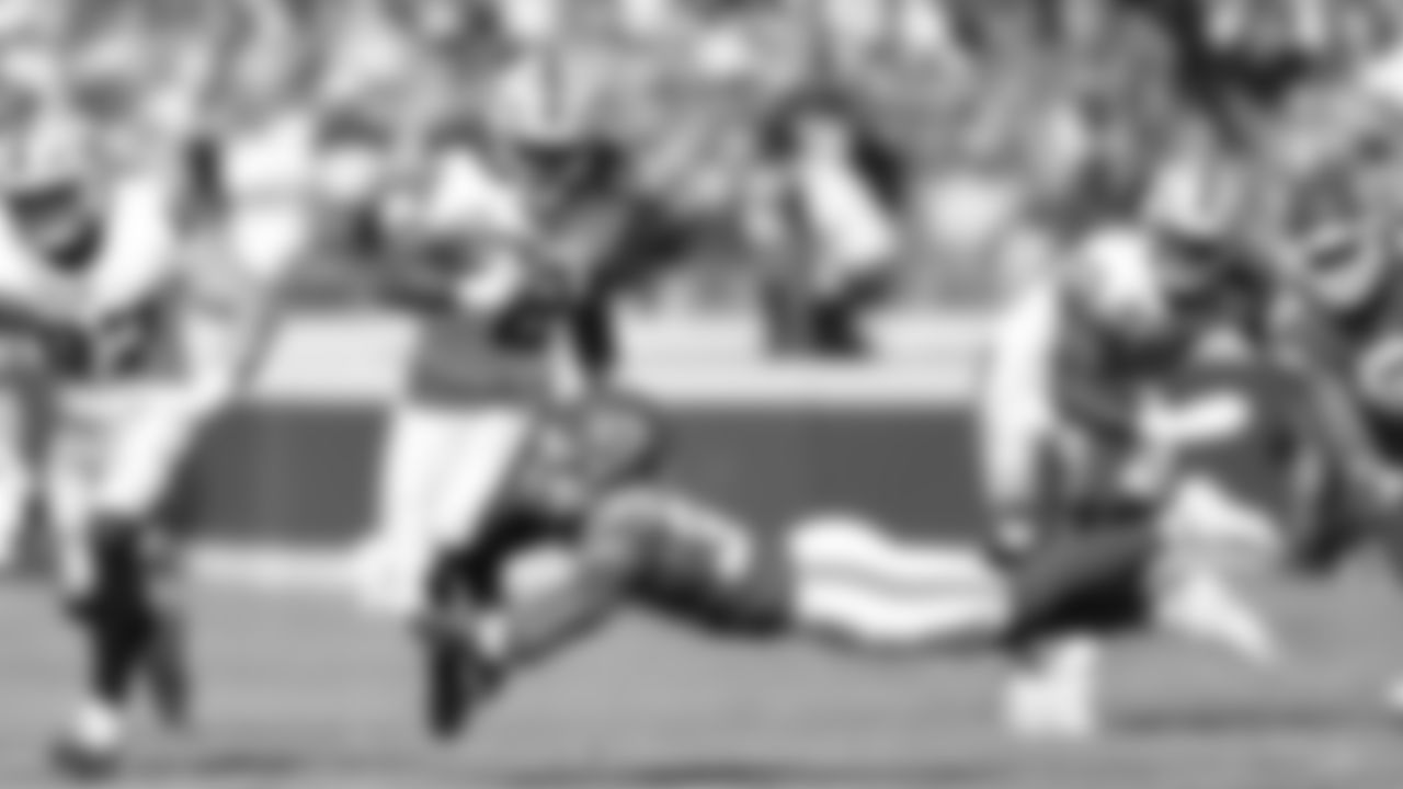 Kansas City Chiefs cornerback Chris Roland-Wallace (30) tackles Las Vegas Raiders running back Ashton Jeanty (2) during a week 7 NFL football game, Sunday, October 19, 2025 in Kansas City, MO.